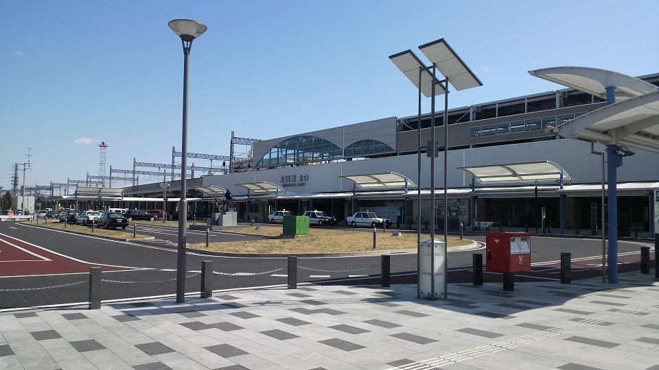 東武線、太田駅